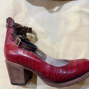 Chic Free Bird Red Croc-Embossed Block Heels